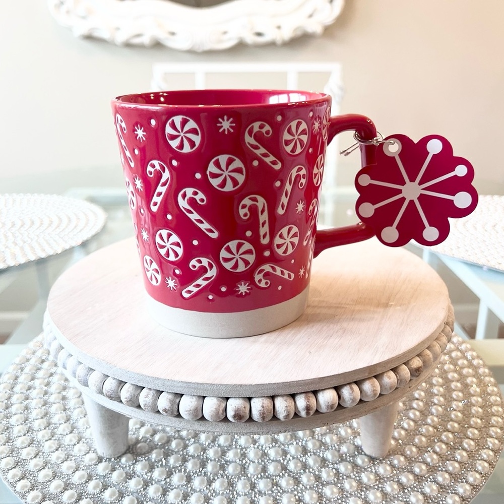 ❤️ PEPPERMINT CANDY SWIRLS + Candy Cane Red Christmas Mug NEW - Picture 2 of 3
